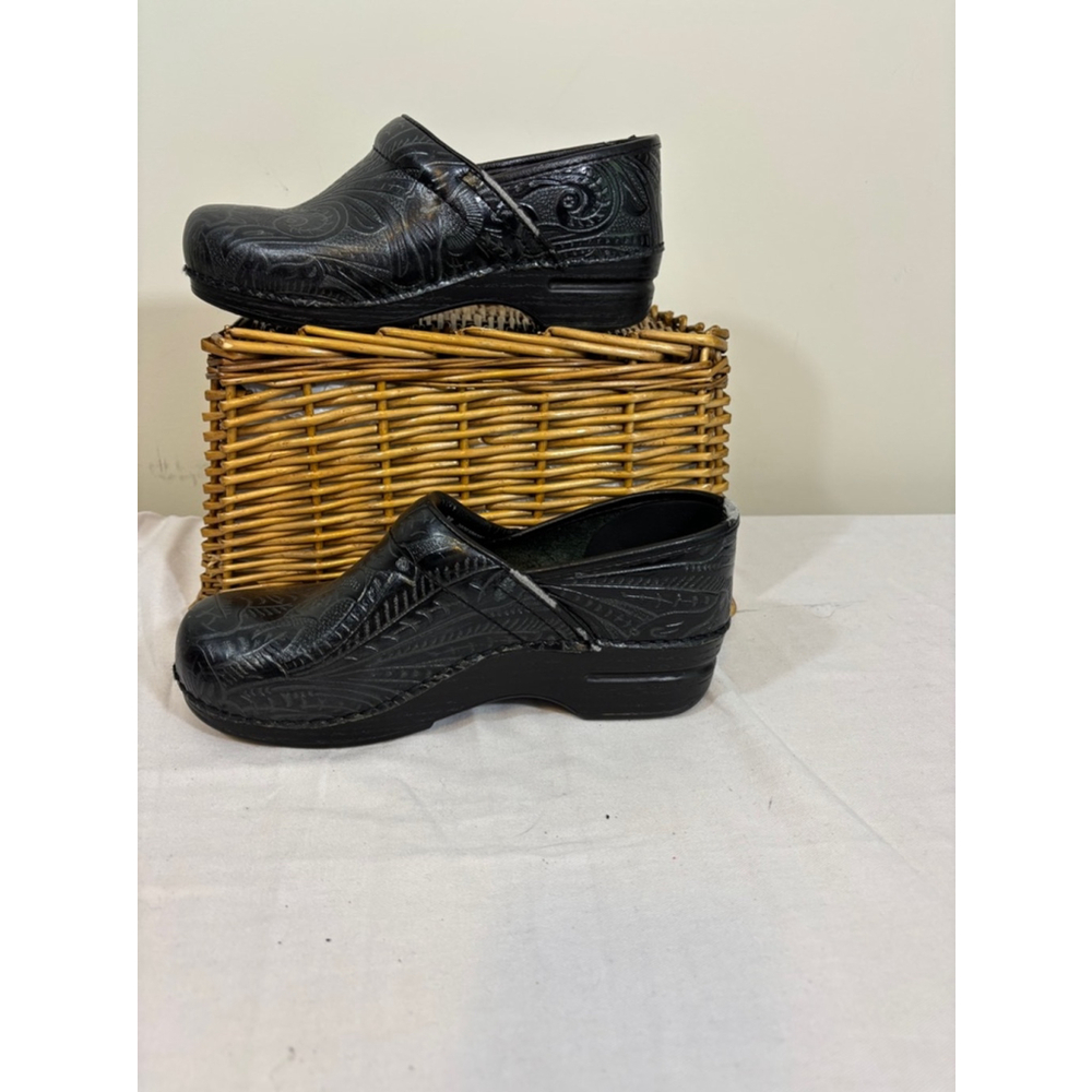 Women's Dansko Clogs Size 38 Black - Picture 5 of 8
